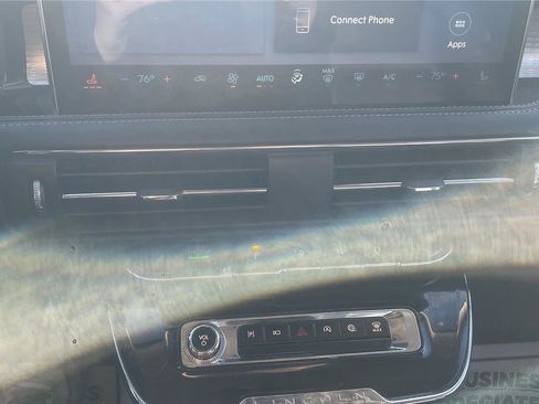 Used 2023 Lincoln Corsair AWD w/ Towing Package image 34