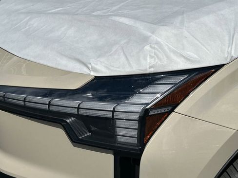 New 2026 Volvo EX30 Plus w/ Protection Package Premier AWD/4WD image 7