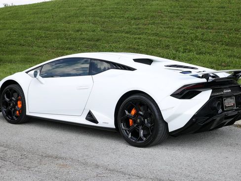 Used 2024 Lamborghini Huracan Tecnica RWD image 30