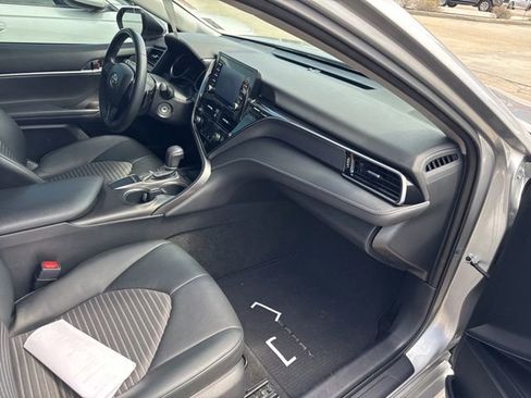 Used 2023 Toyota Camry SE FWD image 15