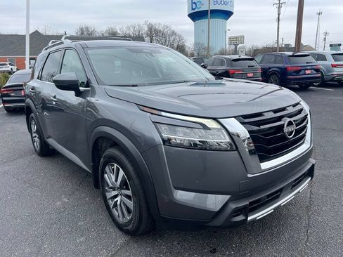 Used 2023 Nissan Pathfinder SL w/ Cargo Package AWD/4WD image 4
