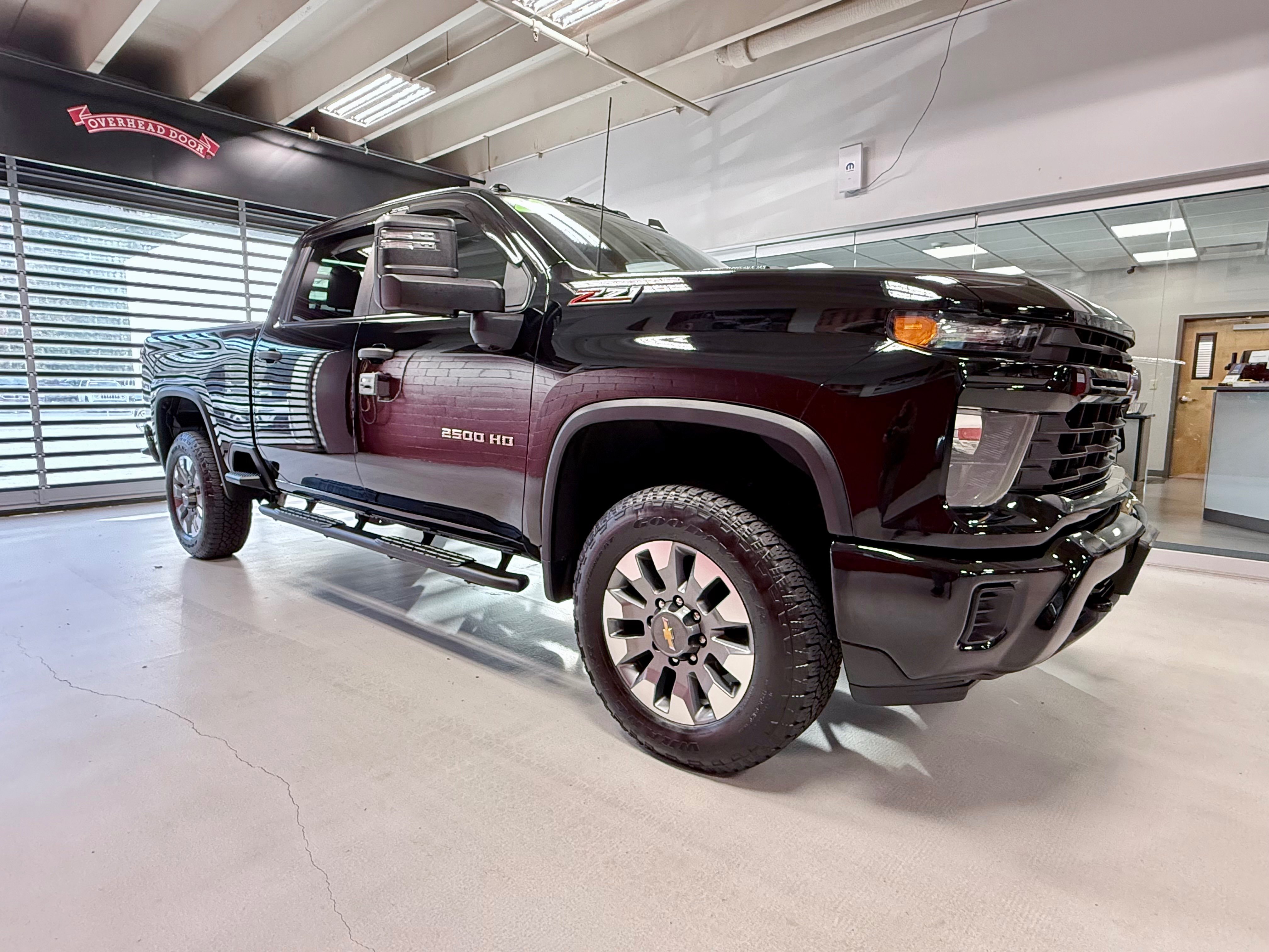 Used 2024 Chevrolet Silverado 2500 Custom w/ Custom Value Package AWD/4WD image 10
