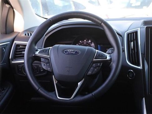 Certified 2024 Ford Edge Titanium image 23