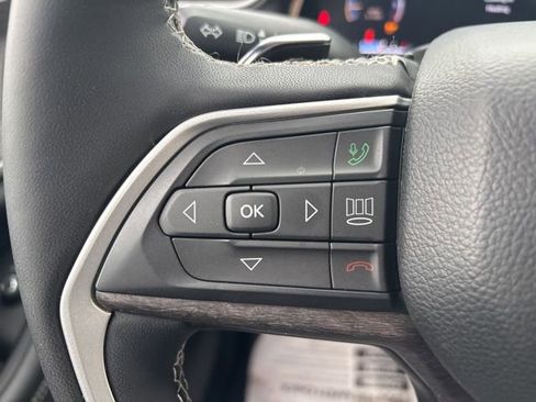 Used 2023 Jeep Grand Cherokee Limited image 28