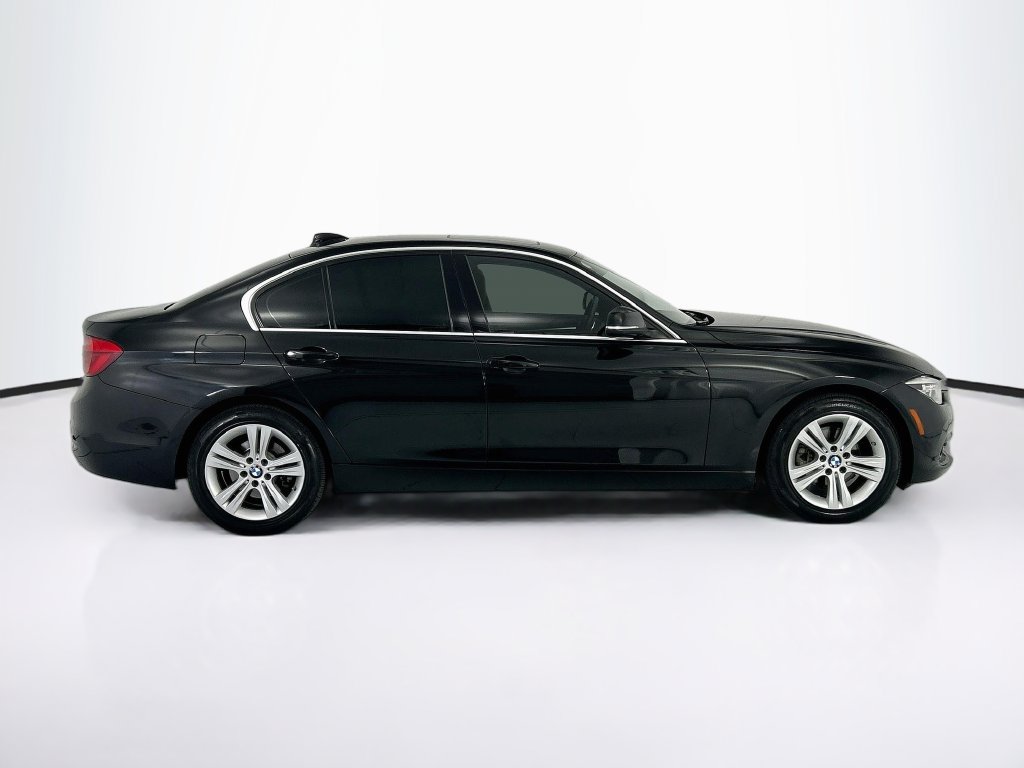 Used 2017 BMW 330i xDrive Sedan AWD/4WD image 4