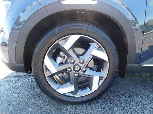 Used 2025 Hyundai Venue Limited FWD image 10