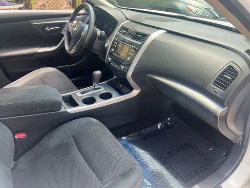 Used 2015 Nissan Altima 2.5 SV w/ Convenience Package FWD image 30