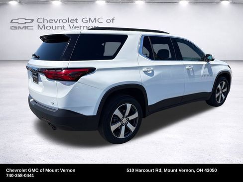 Used 2023 Chevrolet Traverse LT w/ LT Premium Package AWD/4WD image 5