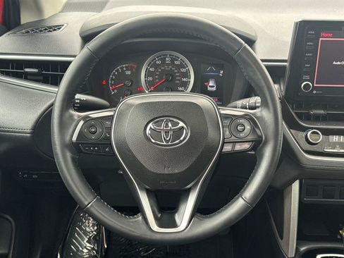 Used 2022 Toyota Corolla Cross LE image 13