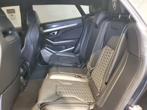 Used 2021 Lamborghini Urus image 11