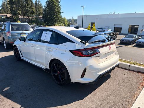 Used 2023 Honda Civic Type R image 3