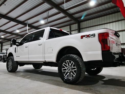 Used 2019 Ford F250 Lariat w/ Lariat Ultimate Package AWD/4WD image 8