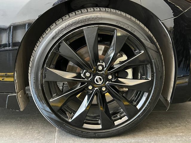 Used 2022 Nissan Maxima SR w/ Sport Mat Group FWD image 12