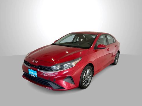 Used 2023 Kia Forte LXS image 1