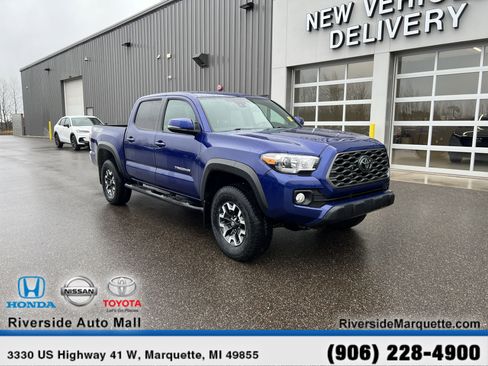 Used 2022 Toyota Tacoma TRD Off-Road image 1