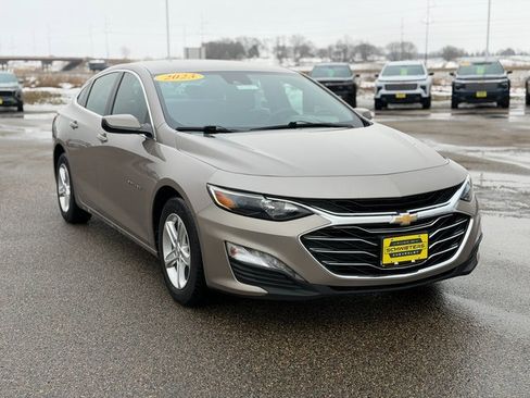 Used 2023 Chevrolet Malibu LT image 3