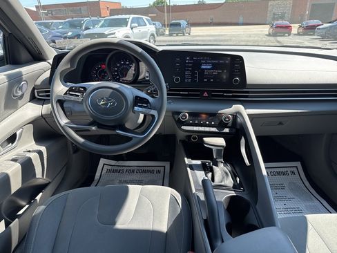 Used 2023 Hyundai Elantra SEL image 16