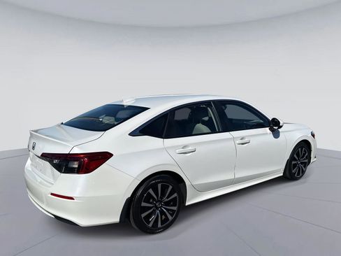 Used 2022 Honda Civic EX image 3
