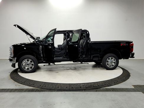New 2026 Ford F250 Lariat w/ Lariat Ultimate Package image 12