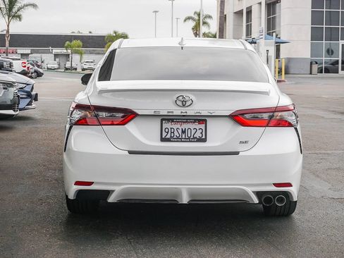 Used 2022 Toyota Camry SE w/ Carpet Mat Package (TMS) FWD image 6