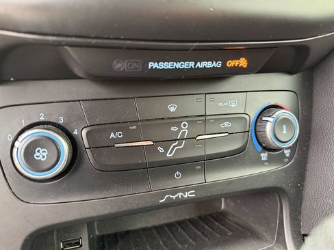 Used 2017 Ford Focus SE FWD image 17