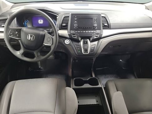 Used 2019 Honda Odyssey LX image 2