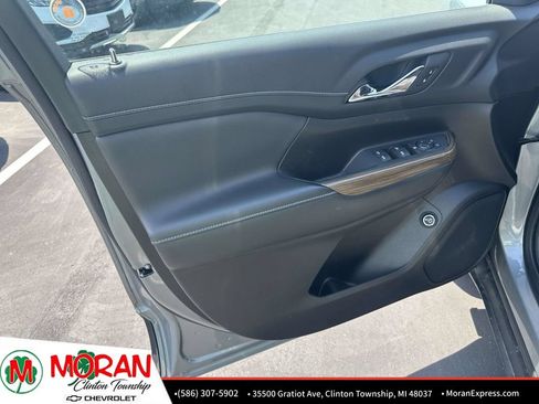Certified 2023 GMC Acadia SLE w/ LPO, Cargo Package AWD/4WD image 15