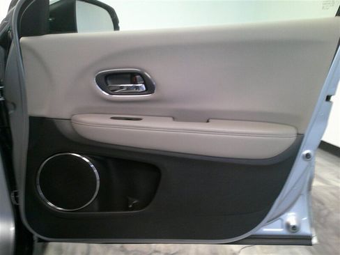 Used 2017 Honda HR-V EX image 26