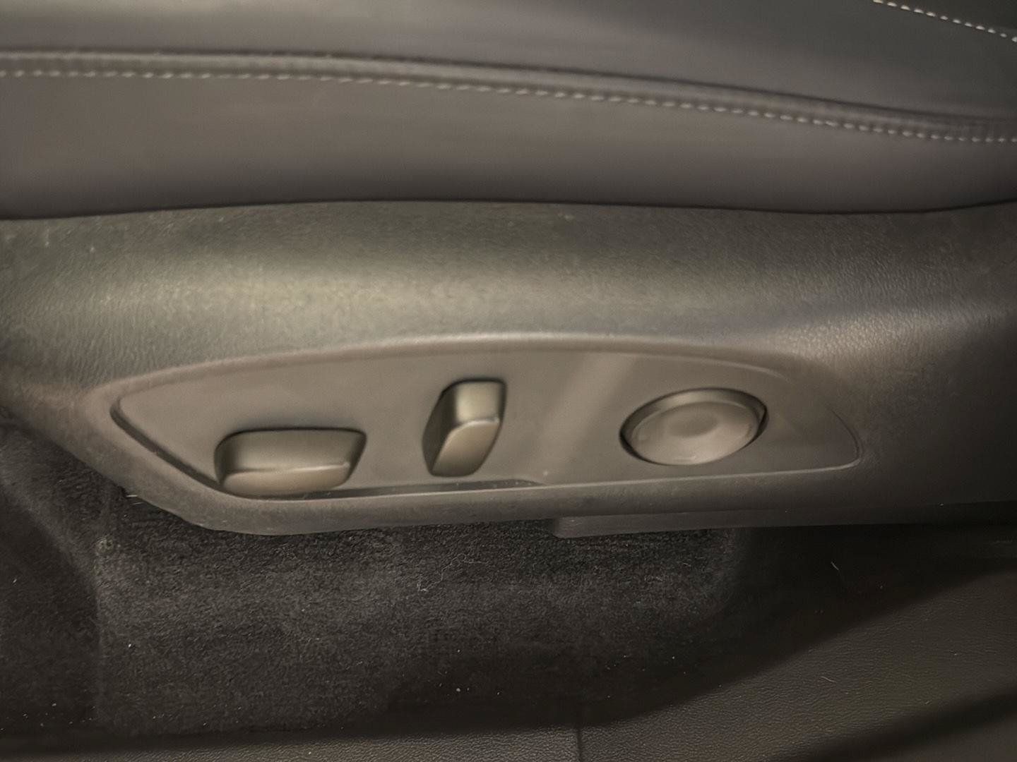 Used 2024 GMC Acadia Elevation FWD image 11