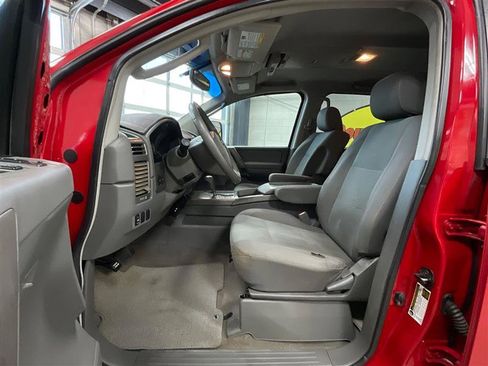 Used 2006 Nissan Titan SE RWD image 11