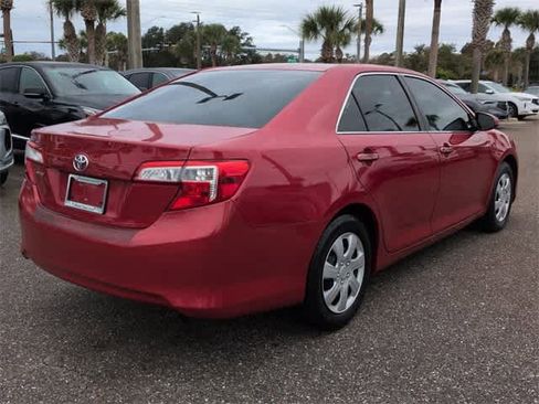 Used 2014 Toyota Camry L image 8