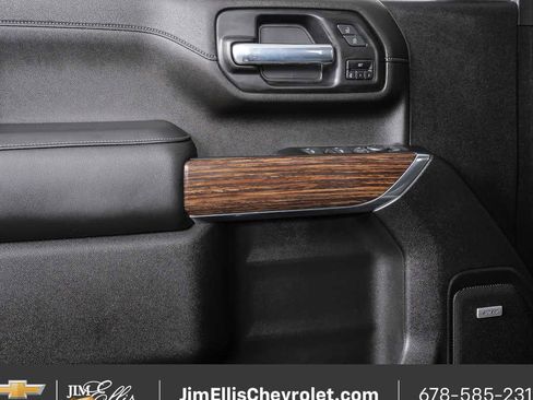 Used 2023 Chevrolet Silverado 2500 High Country w/ Z71 Off-Road Package image 6