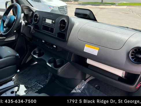 Used 2026 Mercedes-Benz Sprinter 2500 image 19