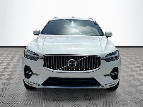Used 2023 Volvo XC60 B5 Plus FWD image 2