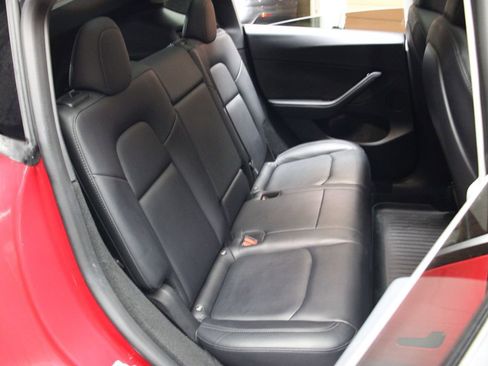 Used 2023 Tesla Model Y Performance image 28