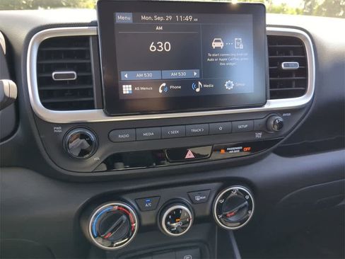 New 2026 Hyundai Venue SE image 28