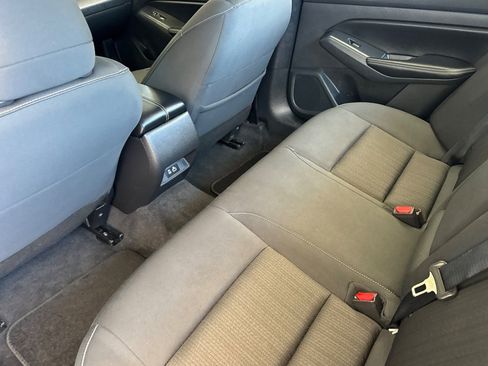 Used 2025 Nissan Altima 2.5 SV FWD image 12