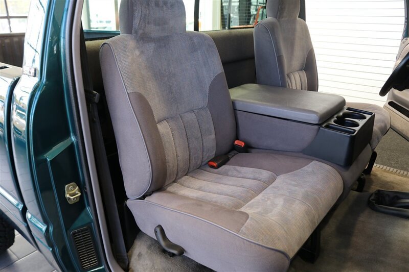 Used 1995 Dodge Ram 2500 Truck 4x4 Regular Cab image 17