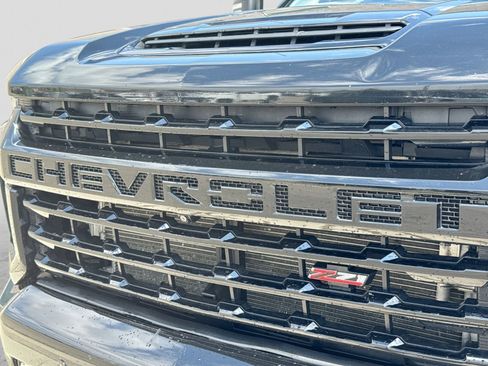 Used 2022 Chevrolet Silverado 2500 LTZ w/ LTZ Plus Package AWD/4WD image 14