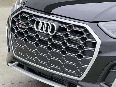 Used 2022 Audi SQ5 Premium Plus w/ Premium Plus Package image 12