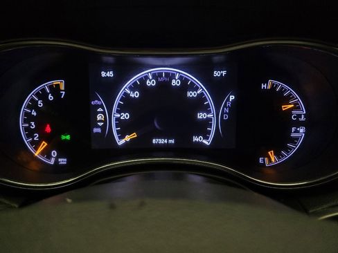 Used 2019 Jeep Grand Cherokee Laredo w/ 18" Wheel & 8.4" Radio Group AWD/4WD image 23