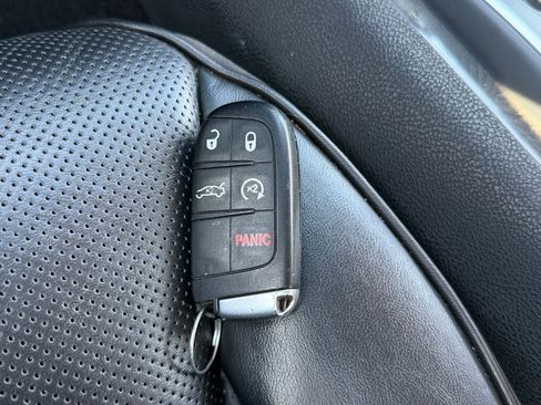 Used 2020 Chrysler 300 Limited RWD image 31