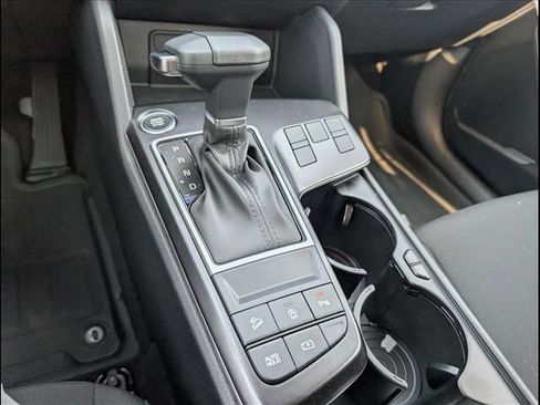 New 2026 Kia Sportage LX FWD image 11