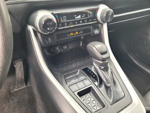 Used 2024 Toyota RAV4 XLE w/ Convenience Package FWD image 21