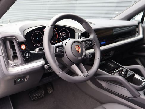 New 2026 Porsche Cayenne Coupe AWD/4WD image 4