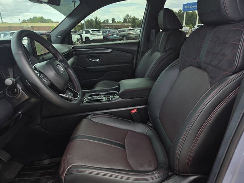 Used 2026 Honda Pilot Black Edition image 16