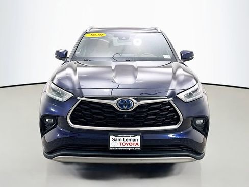 Used 2020 Toyota Highlander Platinum image 2