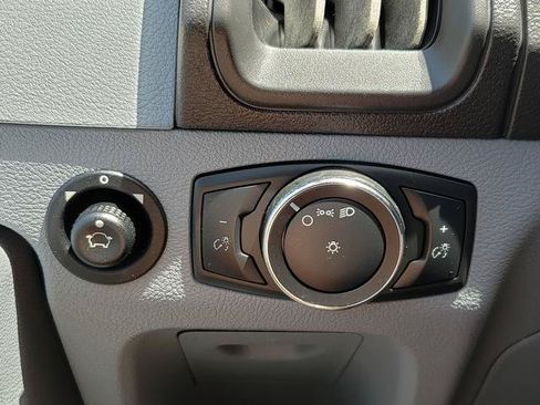 Used 2018 Ford Transit 150 130 Low Roof RWD image 18