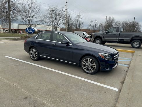 Used 2021 Mercedes-Benz C 300 4MATIC Sedan image 2