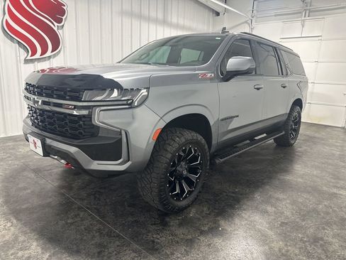 Used 2021 Chevrolet Suburban Z71 w/ Luxury Package AWD/4WD image 1